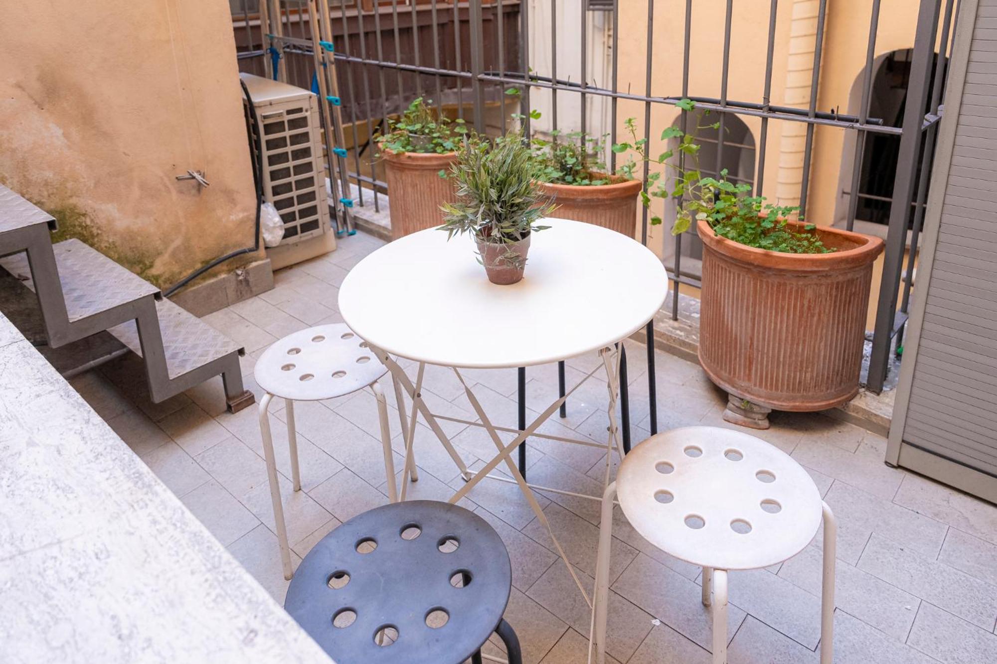 Homehouse Serpenti - Colosseum - Rione Monti Рим Екстериор снимка