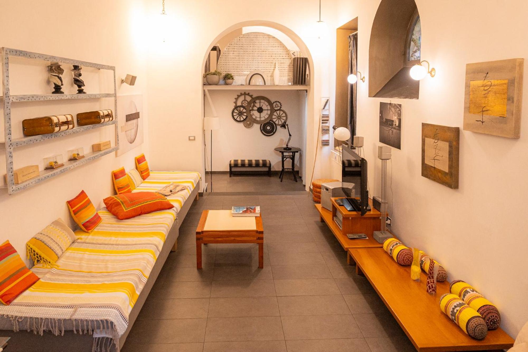 Homehouse Serpenti - Colosseum - Rione Monti Рим Стая снимка
